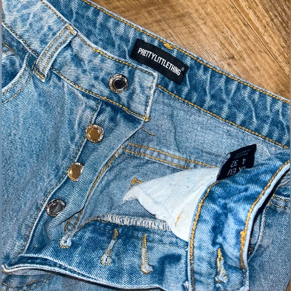 Prettylittlething Highwaisted Mom Jeans - Picture 1 of 3